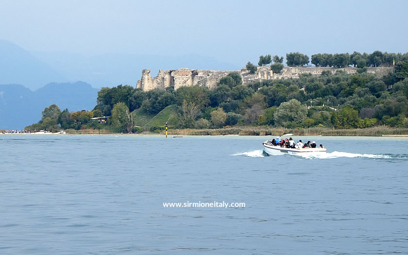 A boat excursion out to the mineral deposits at the end of the Sirmione peninsula